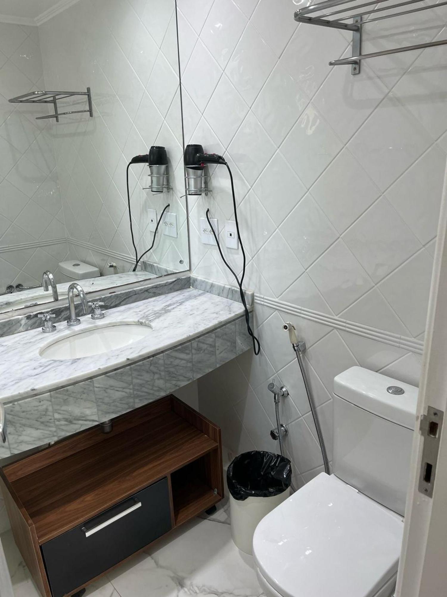 Flat Localizado Na Rua Oscar Freire Apartamento *