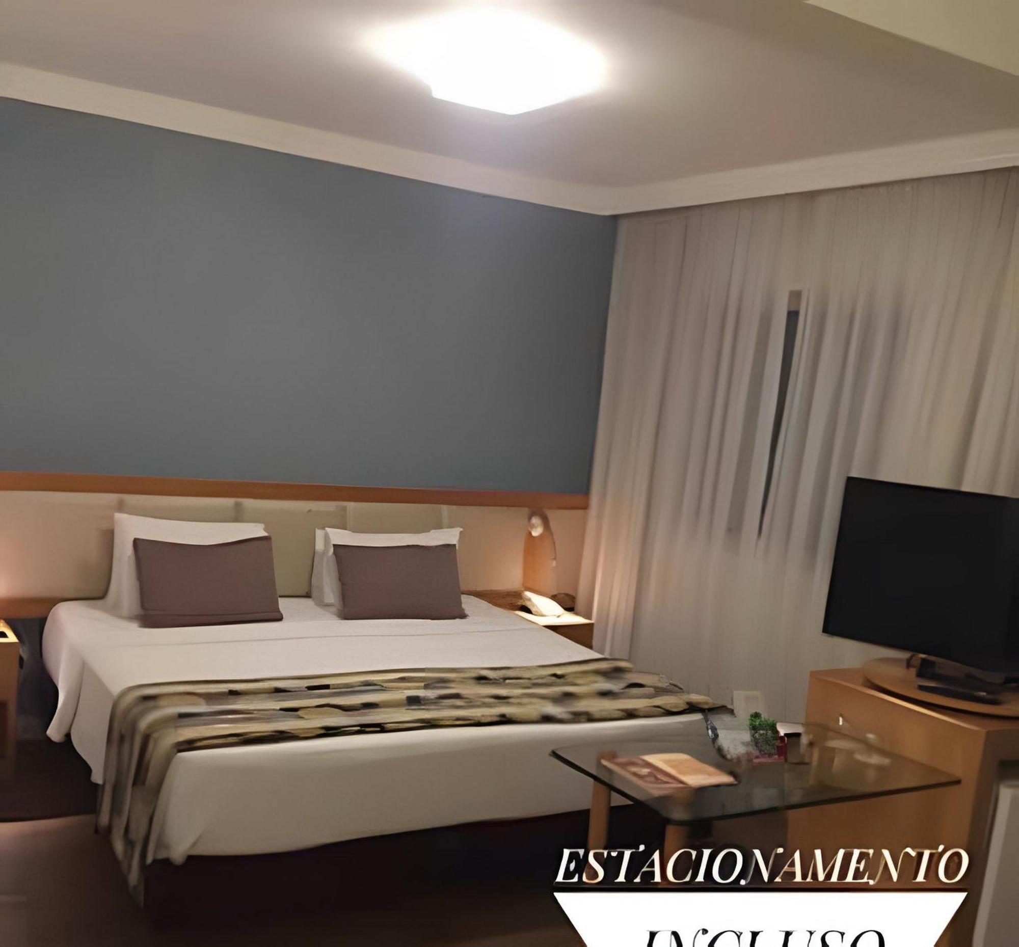 Flat Localizado Na Rua Oscar Freire * São Paulo